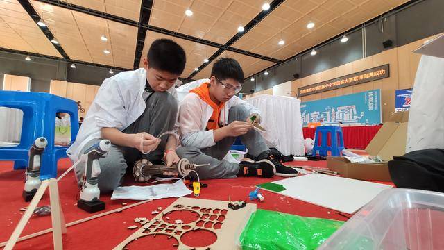 垃圾如何智能分类？快来创客大赛，看看南京中小学生是怎么做的————