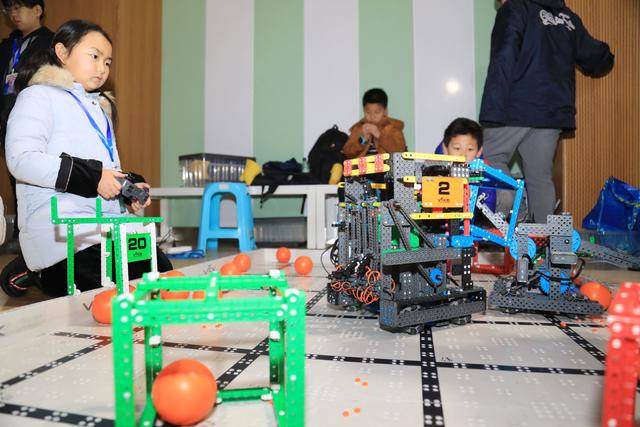 玩转科技，赋能成长！鼓楼区中小学机器人嘉年华活动火热开赛